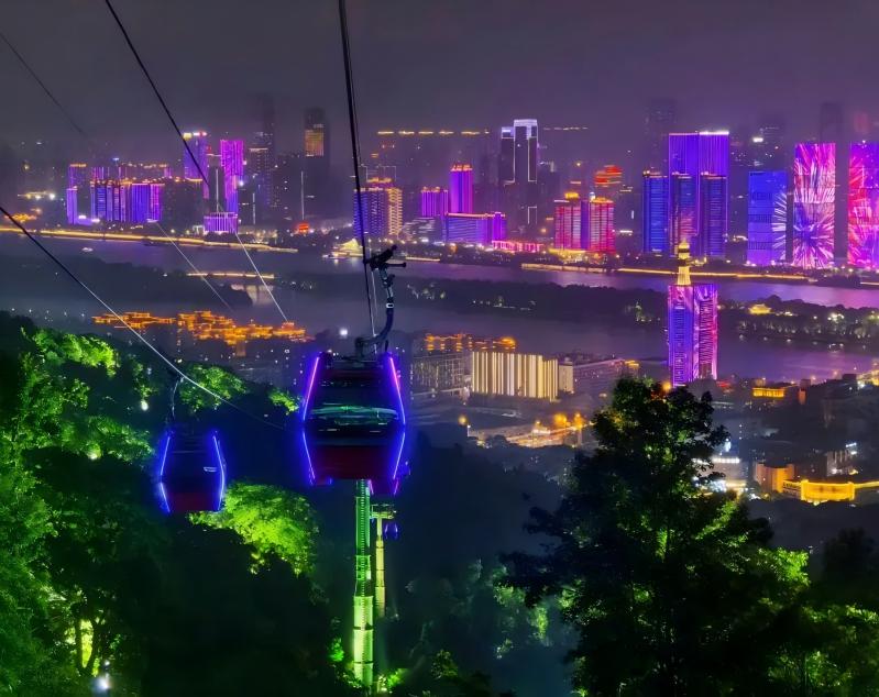 科技赋能索道夜游，点亮景区夜经济新引擎